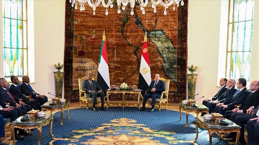 البرهان في القاهرة.. والسيسي يحذر من "الخطوط 